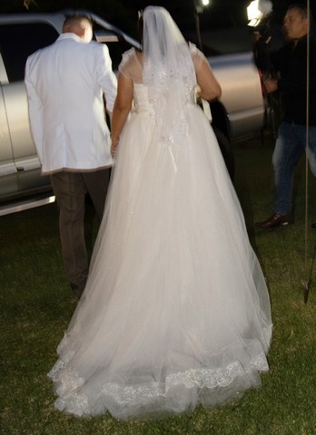 Vestido de Noiva com Cauda - Foto 3