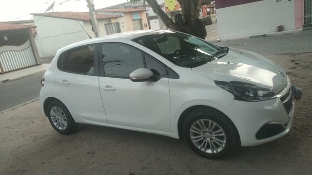 Peugeot 208 act pack 1.2 2017
