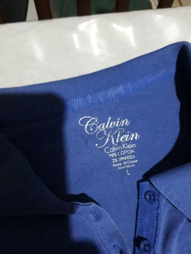 Polo Calvin Klein feminina 
