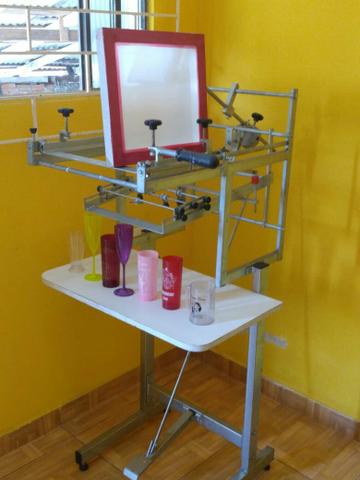 Máquina para personalizar copos e potes etc