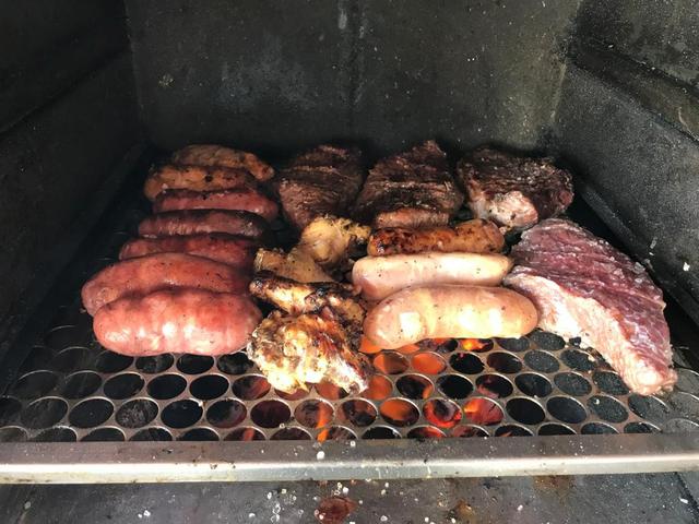 Churrasqueiro/Garçom a domicílio - Foto 6