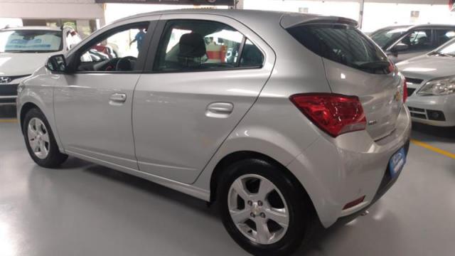 CHEVROLET ONIX 1.4 MPFI LT 8V FLEX 4P MANUAL - Foto 5