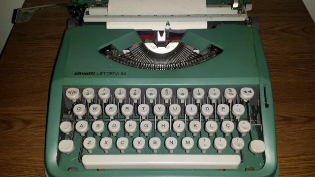 Máquina de escrever Olivetti