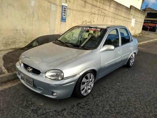 Corsa 2005 top