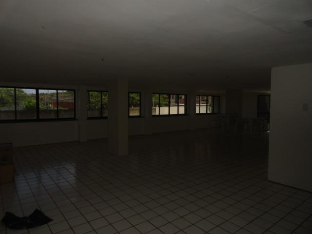 AP0303 - Apartamento com 3 dormitórios à venda, 108 m² por R$ 300.000 - Papicu - Foto 4