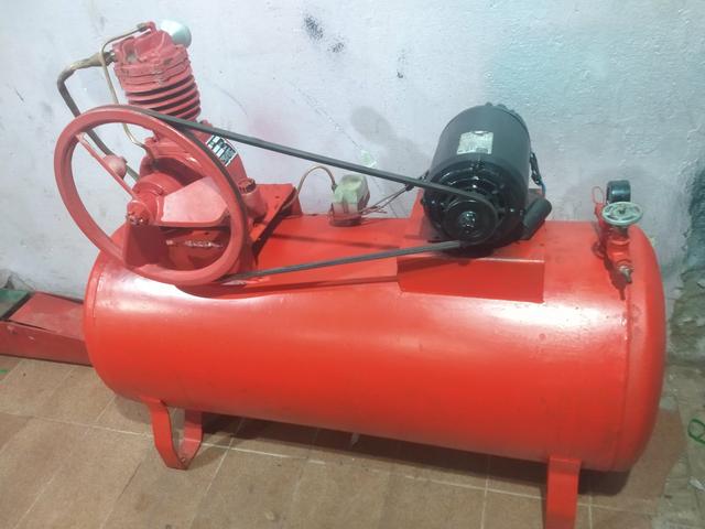 Compressor 15 pés 200 litros