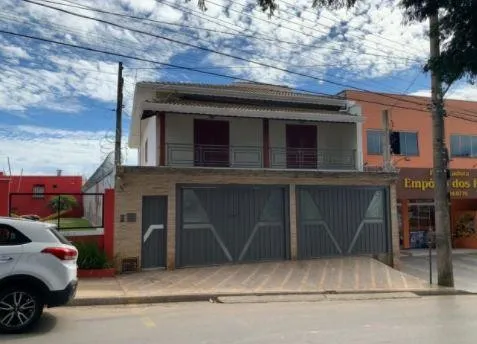 Casa - / Comercial / Parque das Laranjeiras
