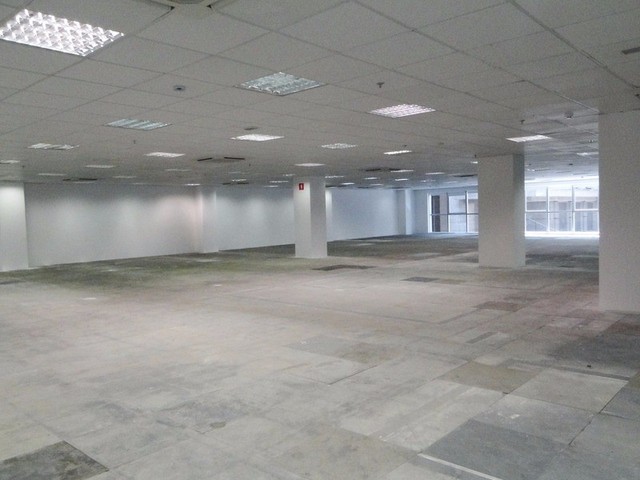 Andar Comercial com 640m², 4 vagas garagem, em edifício novo e belíssimo !!! - Foto 5