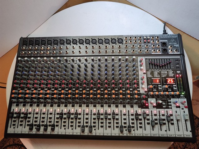Behringer Mesa de Som Mod. Eurodesk SX2442FX