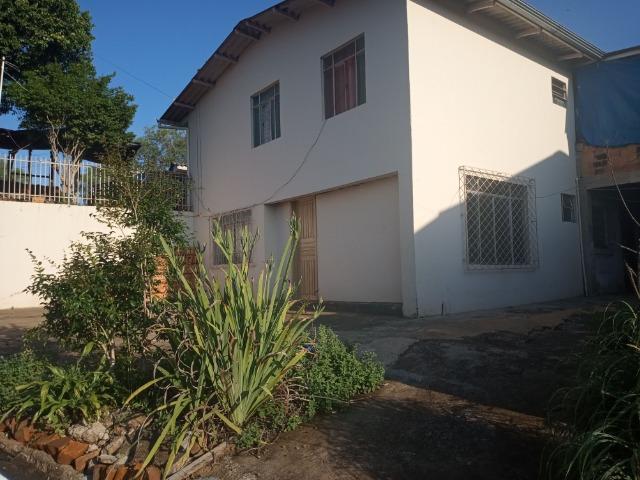 Alugo Casa com 2 Quartos