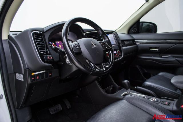 Mitsubishi Outlander 2.2 / 4x4 - Diesel - 2016 - Foto 3