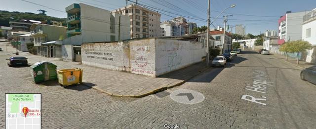 Pavilhão p/ estacionamentos, terreno e casa Centro 620 m2 Caxias do Sul