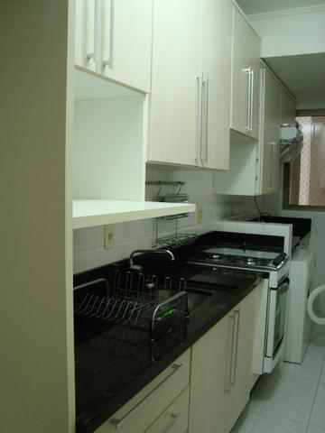 Vendo Apartamento no centro de Bento Gonçalves, 2 Dormitórios + Box, semi mobiliado