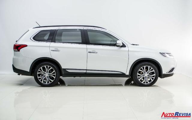 Mitsubishi Outlander 2.2 / 4x4 - Diesel - 2016 - Foto 5