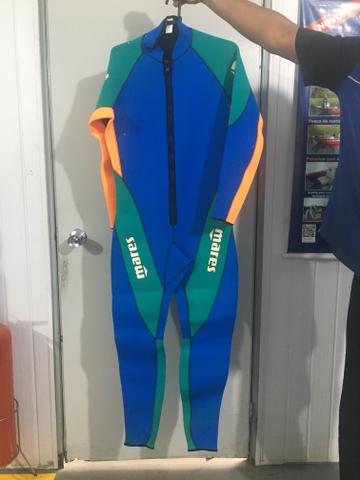 Roupa de mergulho mares