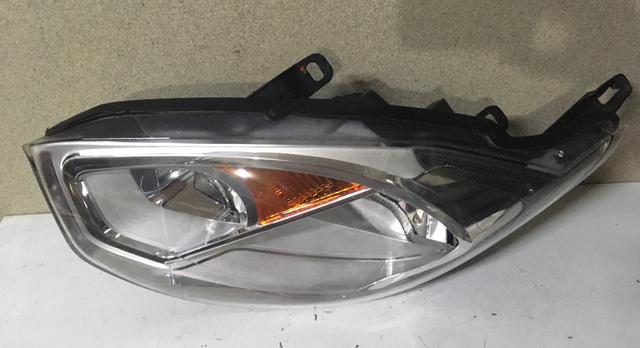 Farol Ford Fiesta