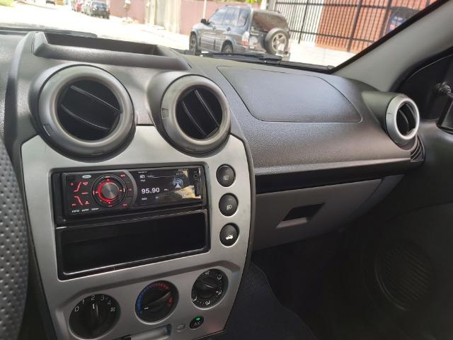Fiesta Class 1.6 Hatch Completo - Foto 14