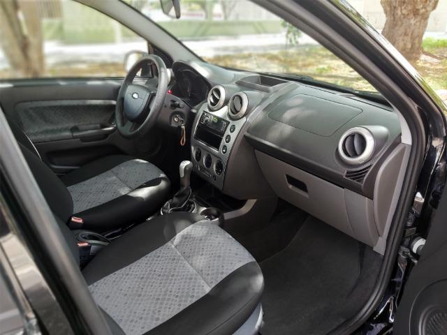 Fiesta Class 1.6 Hatch Completo - Foto 13