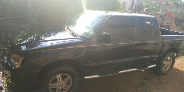 S10 Executive Diesel 2005 4x2, com bomba mecânica e motores zeros! - Foto 3