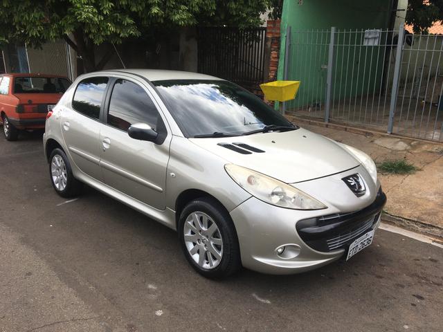 Peugeot 207 aut 1.4 completão