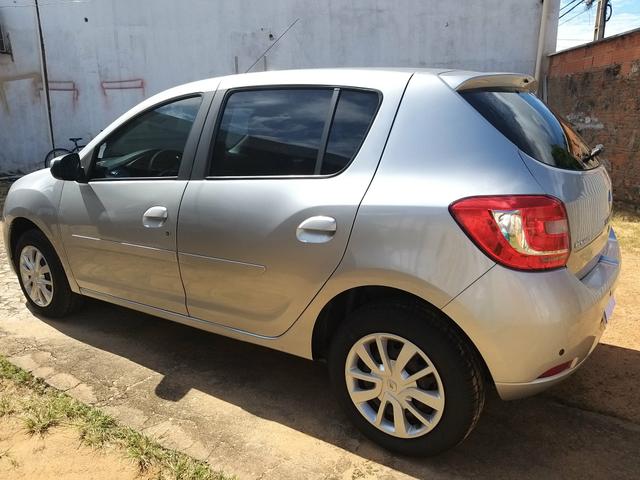 Vendo sandero Expression 1.6 seme automático 8 vaulas completo valor 28.000.00 - Foto 12