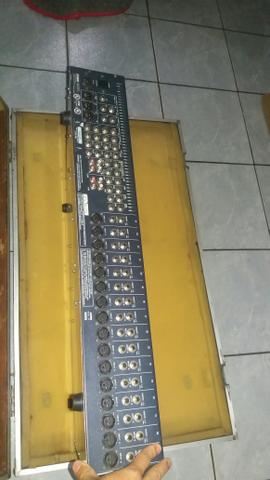 Mesa YAMAHA MG 24/14 - Foto 3