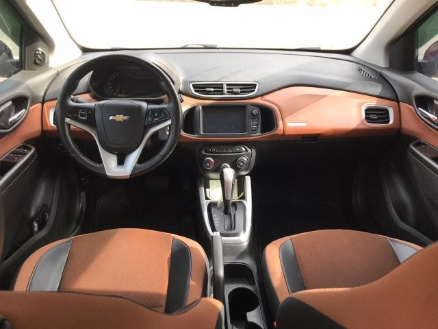 Onix Hatch Activ 1.4 8v Automático - 2017 - Foto 7