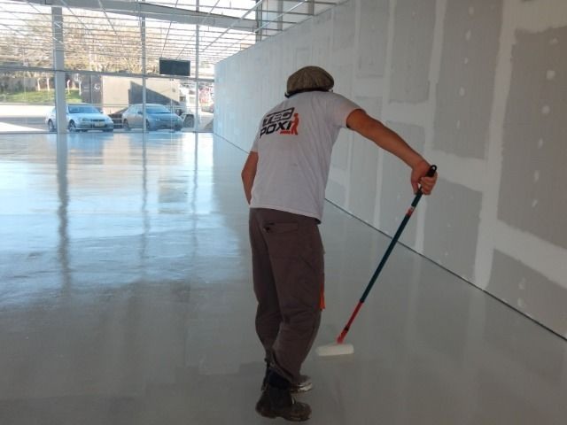 Pintura com resina epóxi para piso - Foto 3