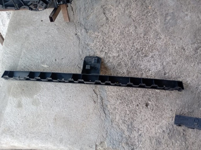 Guia Para-choque traseiro Ford Focus 2012