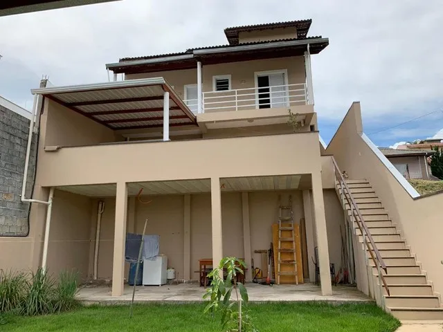Casa de rua - / Residencial / Giardino D´ Itália