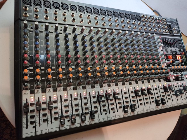 Behringer Mesa de Som Mod. Eurodesk SX2442FX - Foto 3