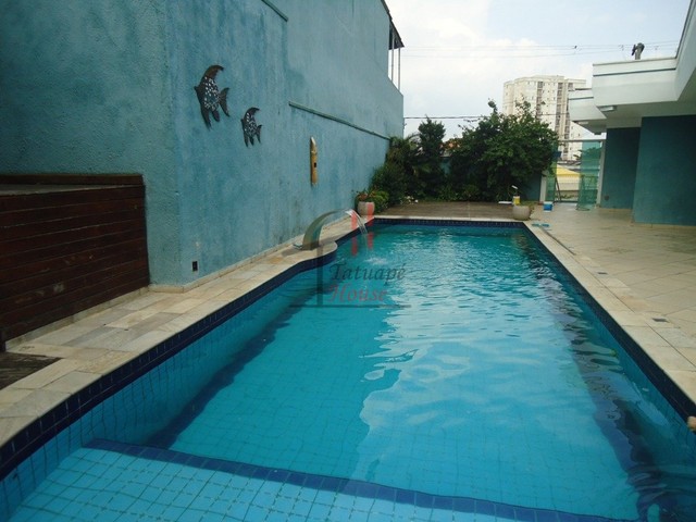 Casa com piscina na vila formosa