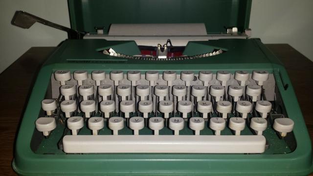 Máquina de escrever Olivetti - Foto 2