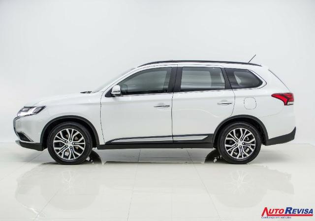 Mitsubishi Outlander 2.2 / 4x4 - Diesel - 2016 - Foto 8
