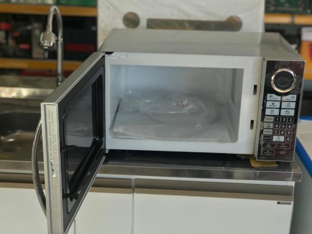 Promoção De R$ 520,00 Por R$ 500,00 - Forno Micro-Ondas Philco Espelhado PME31 - 31 Litros - Foto 4