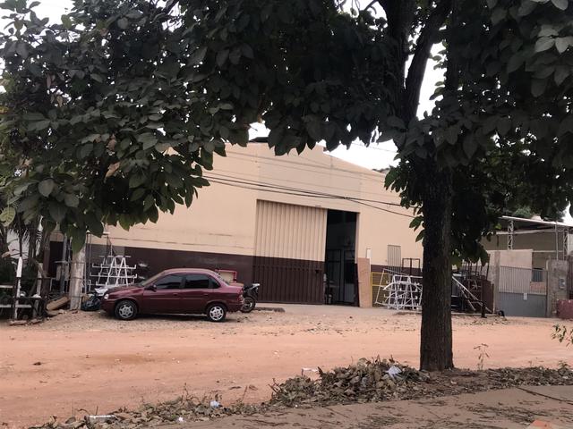 Vende-se Barracão