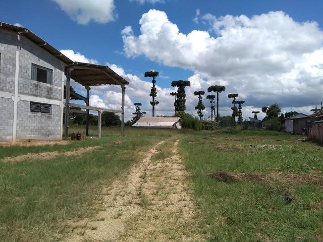 REF 2418 - Área com 24.177 m², sendo 11.000 m² de área limpa e plana. 2 barracões - Foto 2