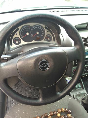Corsa sedan 1.4 2009 - Foto 2