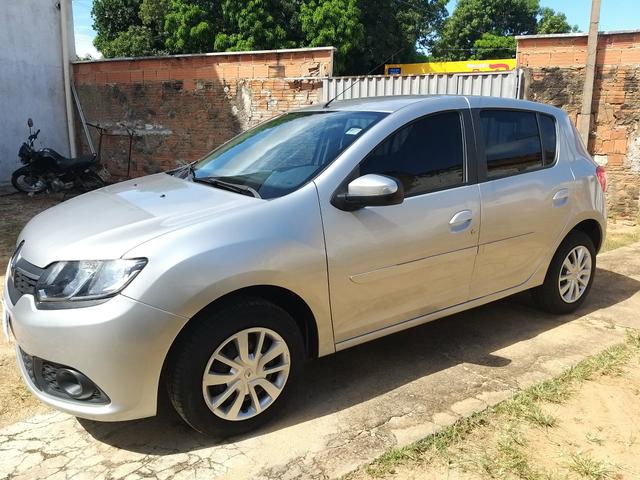 Vendo sandero Expression 1.6 seme automático 8 vaulas completo valor 28.000.00 - Foto 2