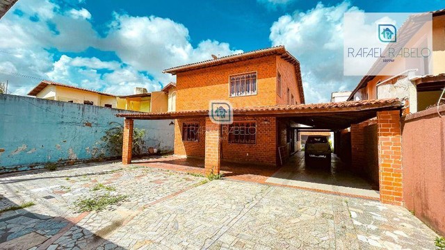 Casa com 05 quartos à venda no bairro José de Alencar.