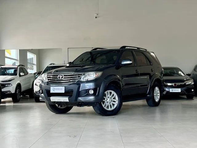 Toyota Hilux Sw4 SRV 4x4 14/14 7 lugares 