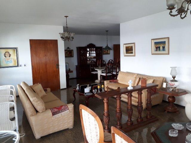 250 m², 3 suítes, gabinete, dependência, 3 vagas - Foto 10
