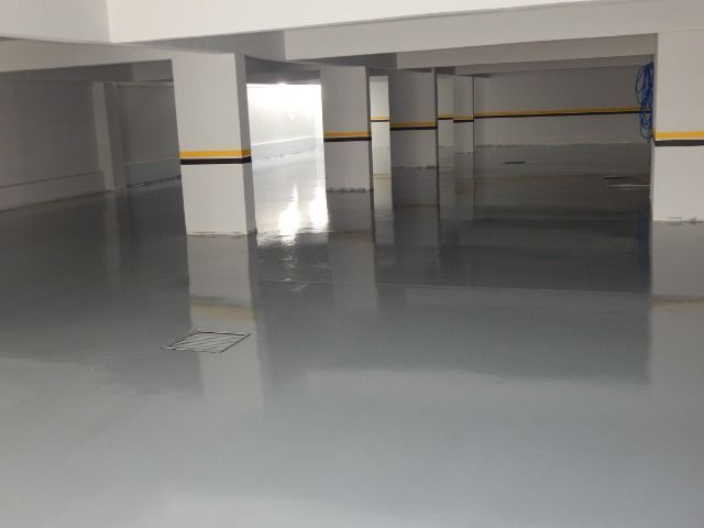Pintura com resina epóxi para piso - Foto 2