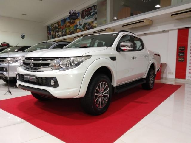 MITSUBISHI L200 TRITON 2.4 16V TURBO DIESEL SPORT HPE-S CD 4P 4X4 AUTOMATICO. - Foto 3