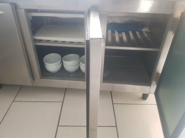Pia com balcão refrigerado 3 portas tem mais coisas chama no chat - Foto 2