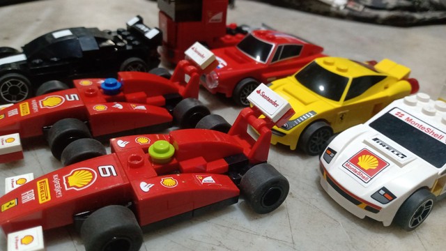 Coleção Lego Shell Helix completa com os sete carros todas as peças e manuais - Foto 2