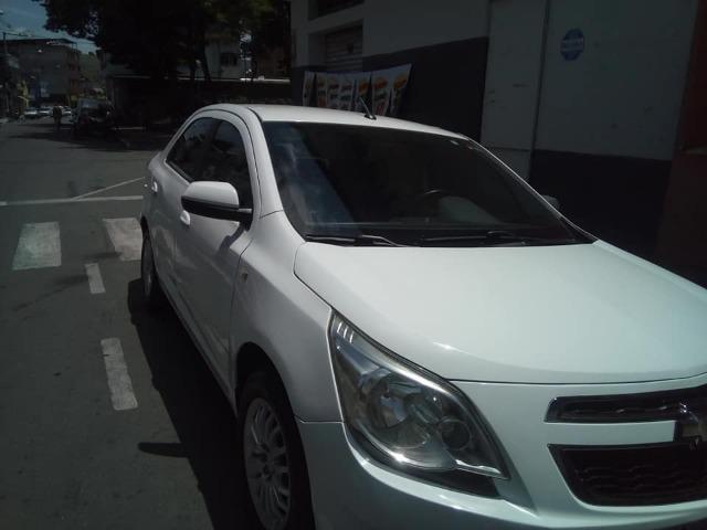 Vendo ou Troco por 2 carros Chevrolet Cobalt LT 1.4 8V 2012 completo - Foto 4