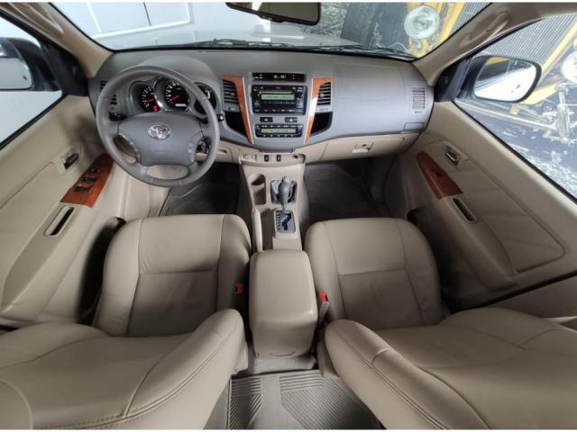 Toyota Hilux SW4 SRV 4X4 AUT 3.0 - Foto 14