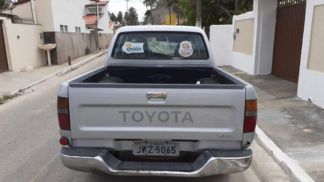 Caminhonete Toyota Hilux 2004