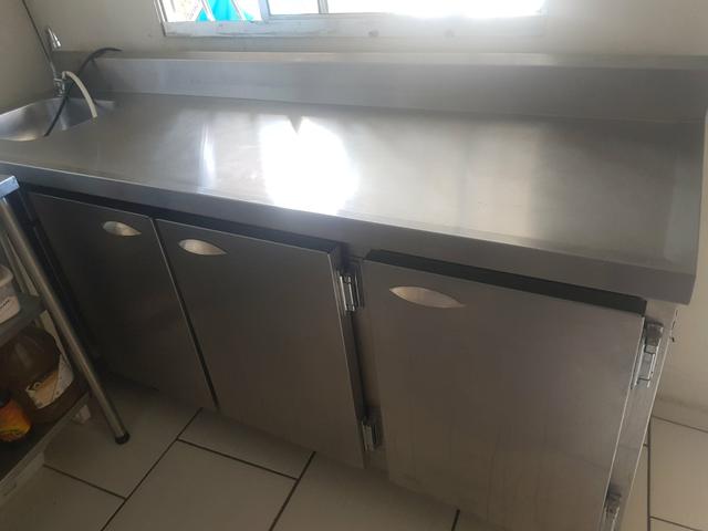 Pia com balcão refrigerado 3 portas tem mais coisas chama no chat